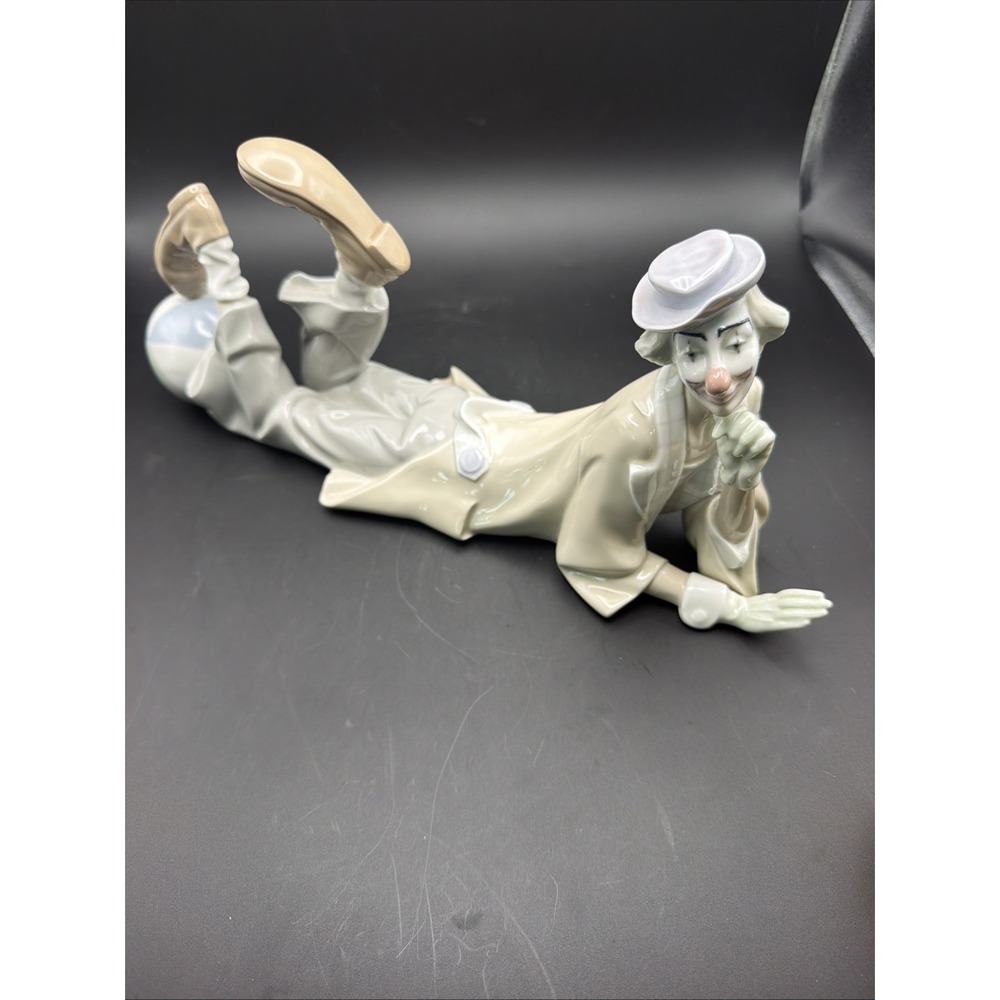 LLADRO "CLOWN LYING DOWN WITH BEACH BALL" #4618 PORCELAIN FIGURINE E-10 No Box
